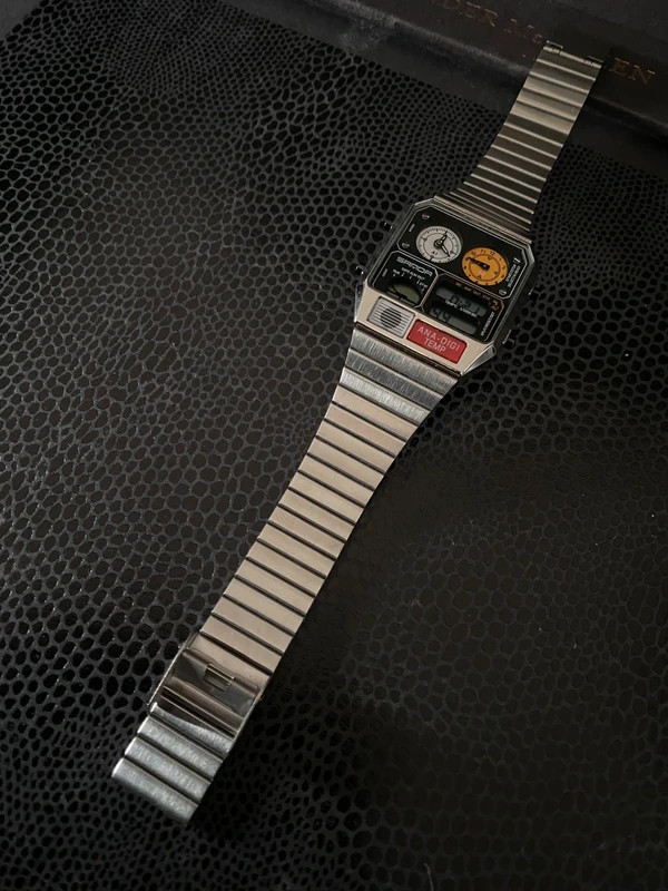 Retro Analog Digital Watch – Stainless Steel | Dual Time | Sci-Fi Vintage Style