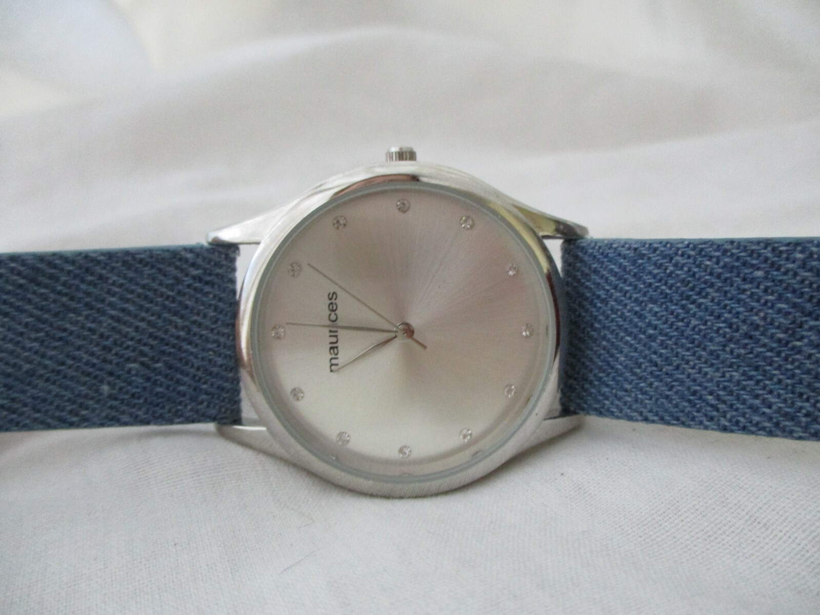 Maurices Watch Round Numberless Face Silver Toned Blue Buckle Band WORKING!