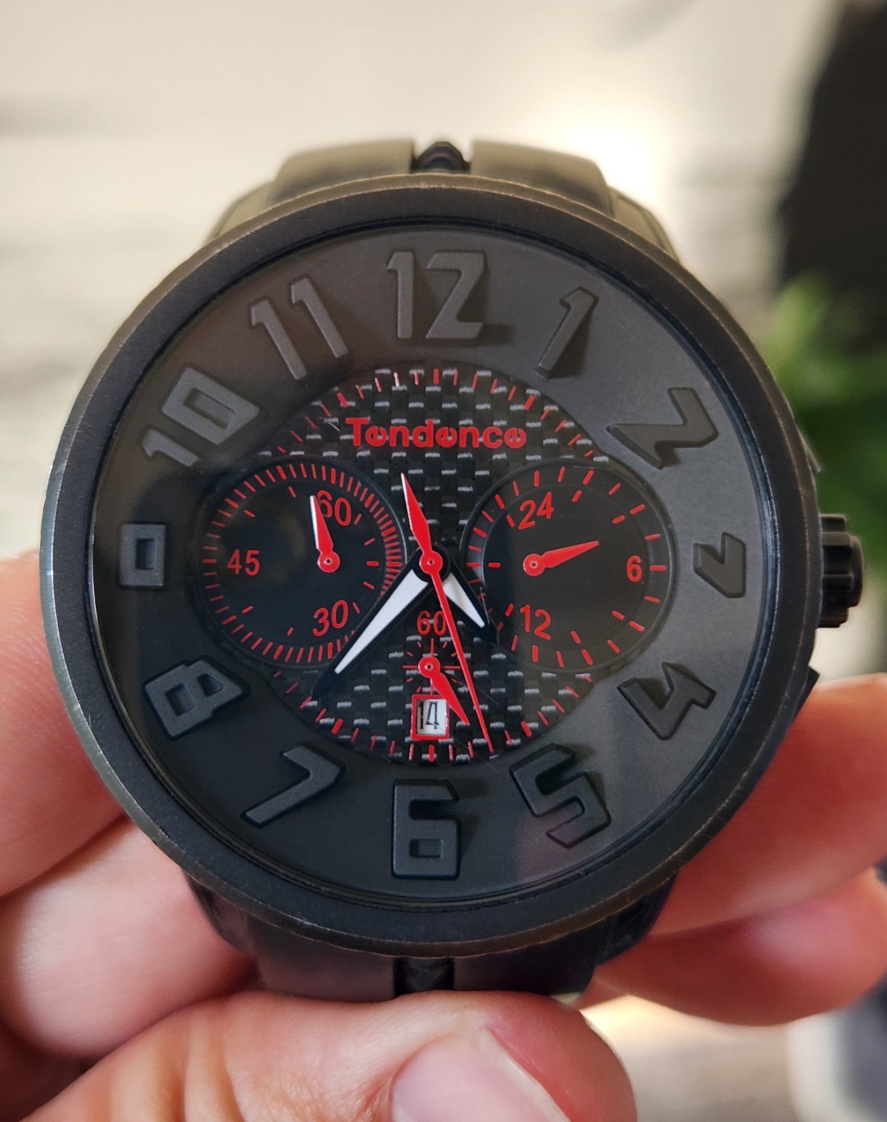 Tendence Round Gulliver 02046018 – 50mm Bold Black & Red Chronograph Used