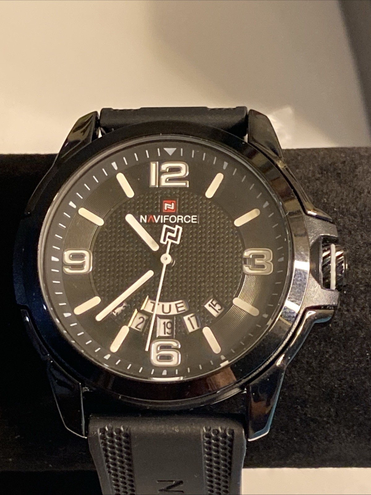 Naviforce NF9215 For Dream black/white Wristwatch Black Band New Battery