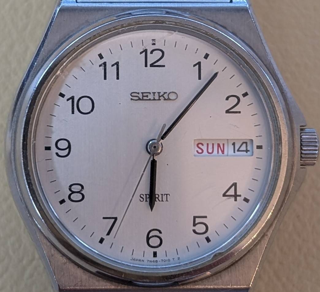 SEIKO SPIRIT 7N42-7000 Men’s Quartz Watch White Dial Stainless Steel Japan Made