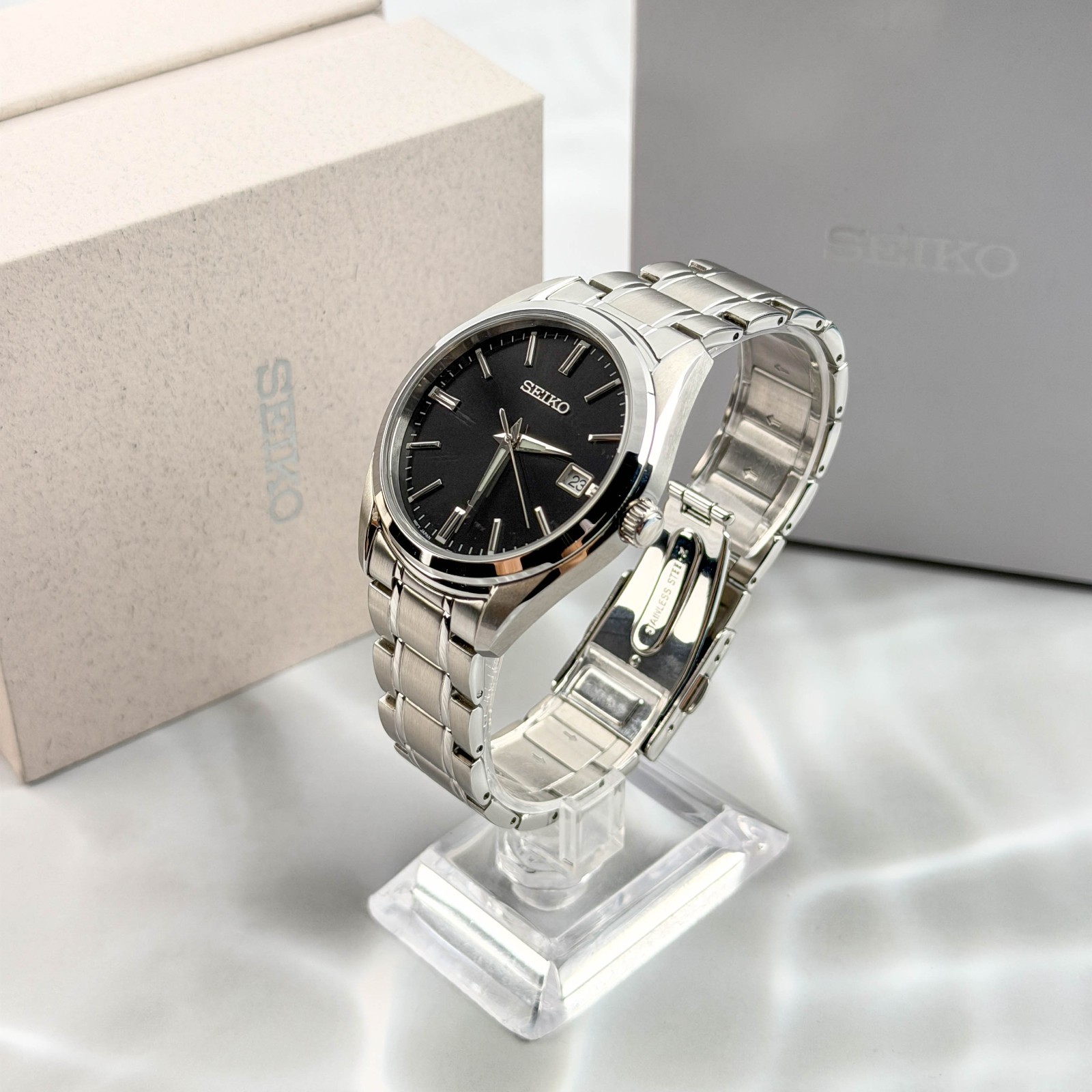 Seiko Essentials SUR311 Men’s Black Dial Stainless Steel Strap Quartz Watch 40mm