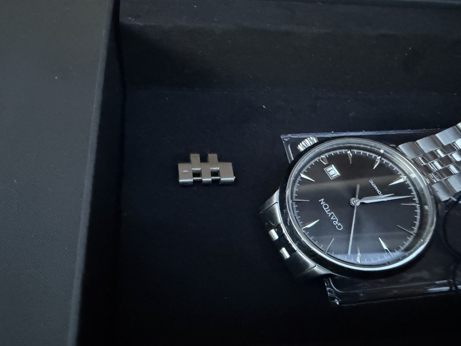 Grayton Automatic Men’s Wristwatch GR24496AG Stainless Steel Black Dial NH 35