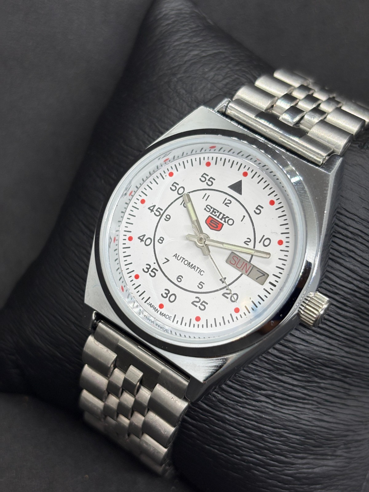Vintage Seiko 5 Automatic Day/Date Japanese Men’s Wrist Watch