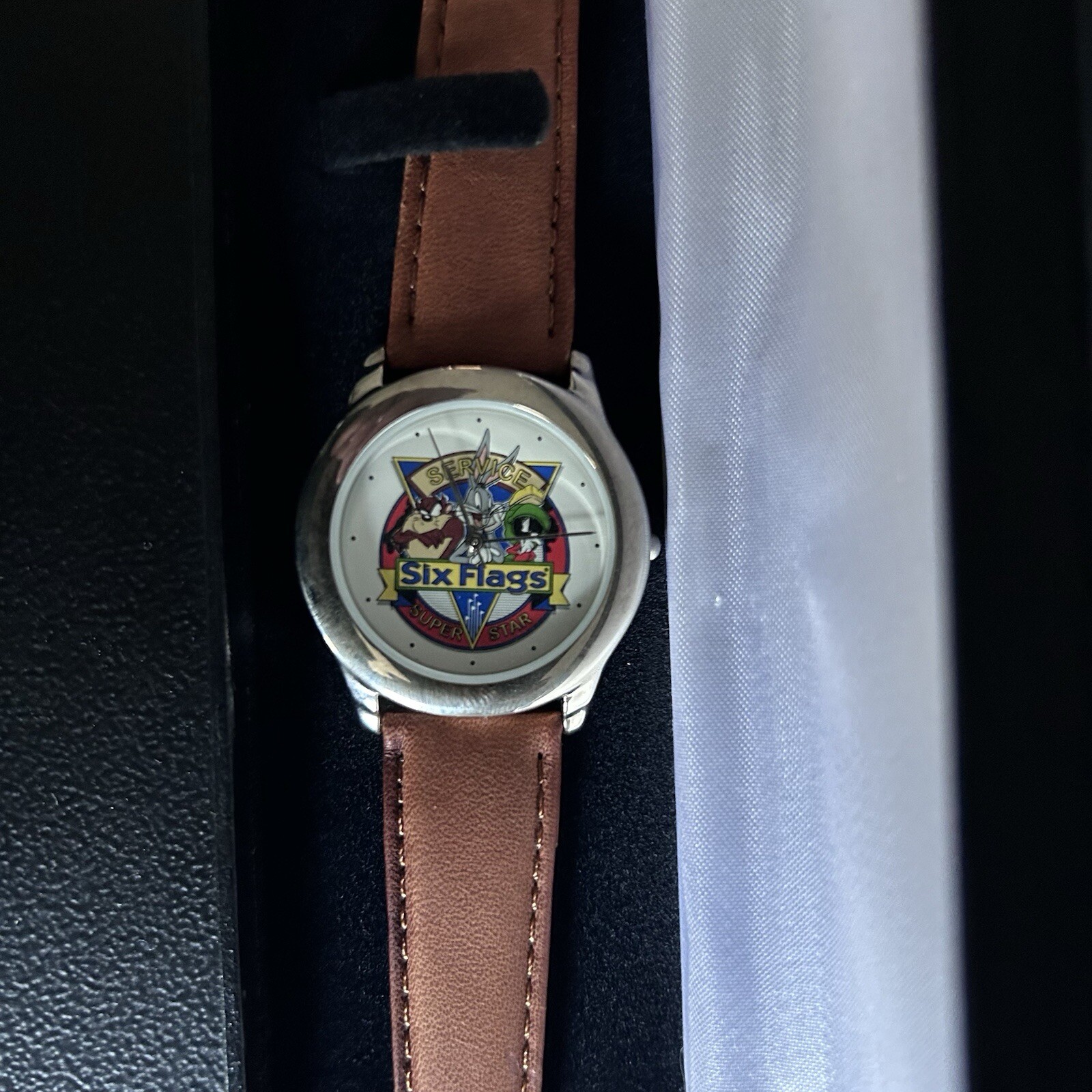 NIB Six Flags Looney Tunes Service Super Star Women’s Leather Watch