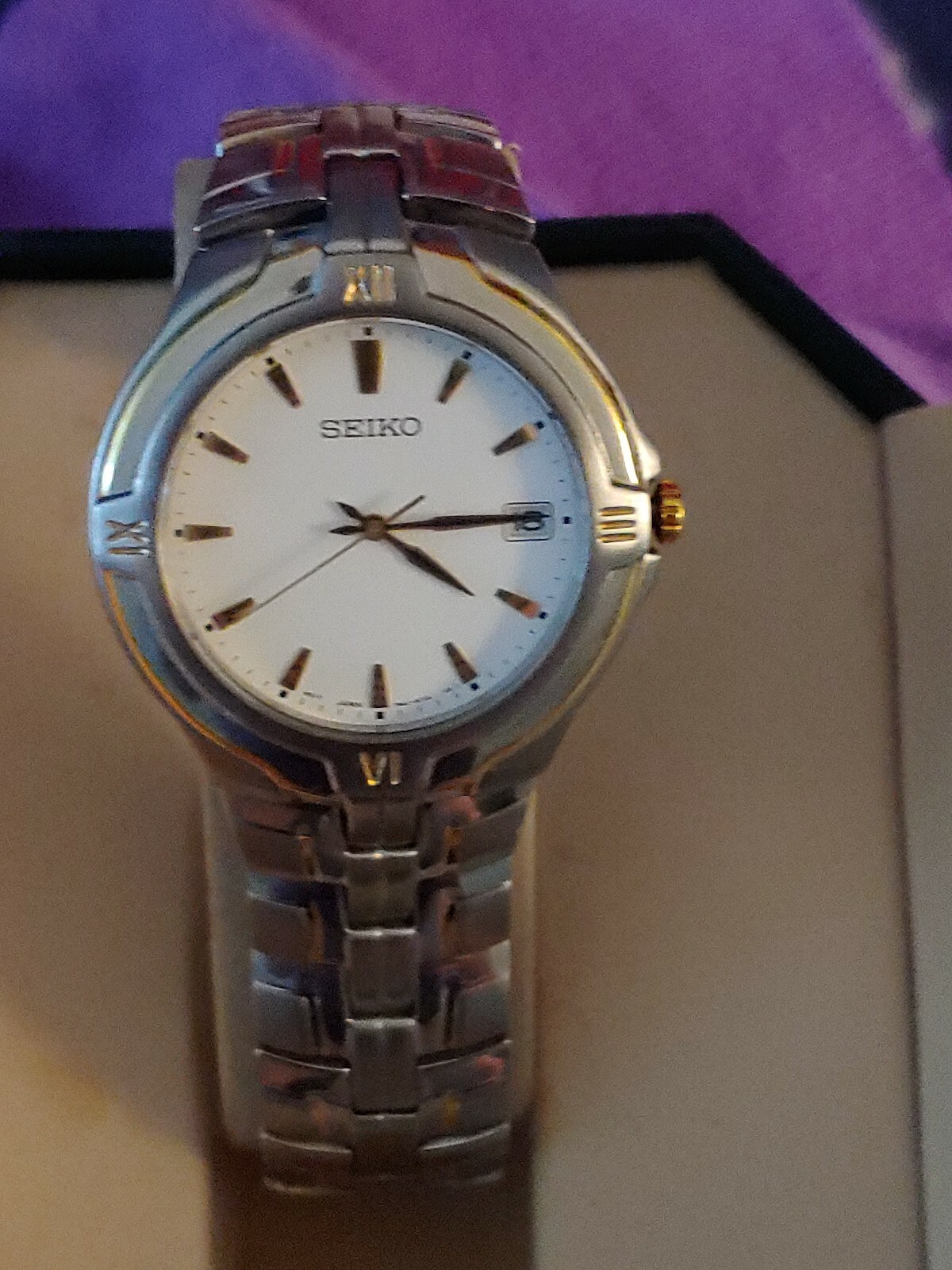 SEIKO MEN’S TIMEPIECE #7N42-6000 GORGEOUS WHITE DIAL W/ GOLD COLORED HOUR MARKS