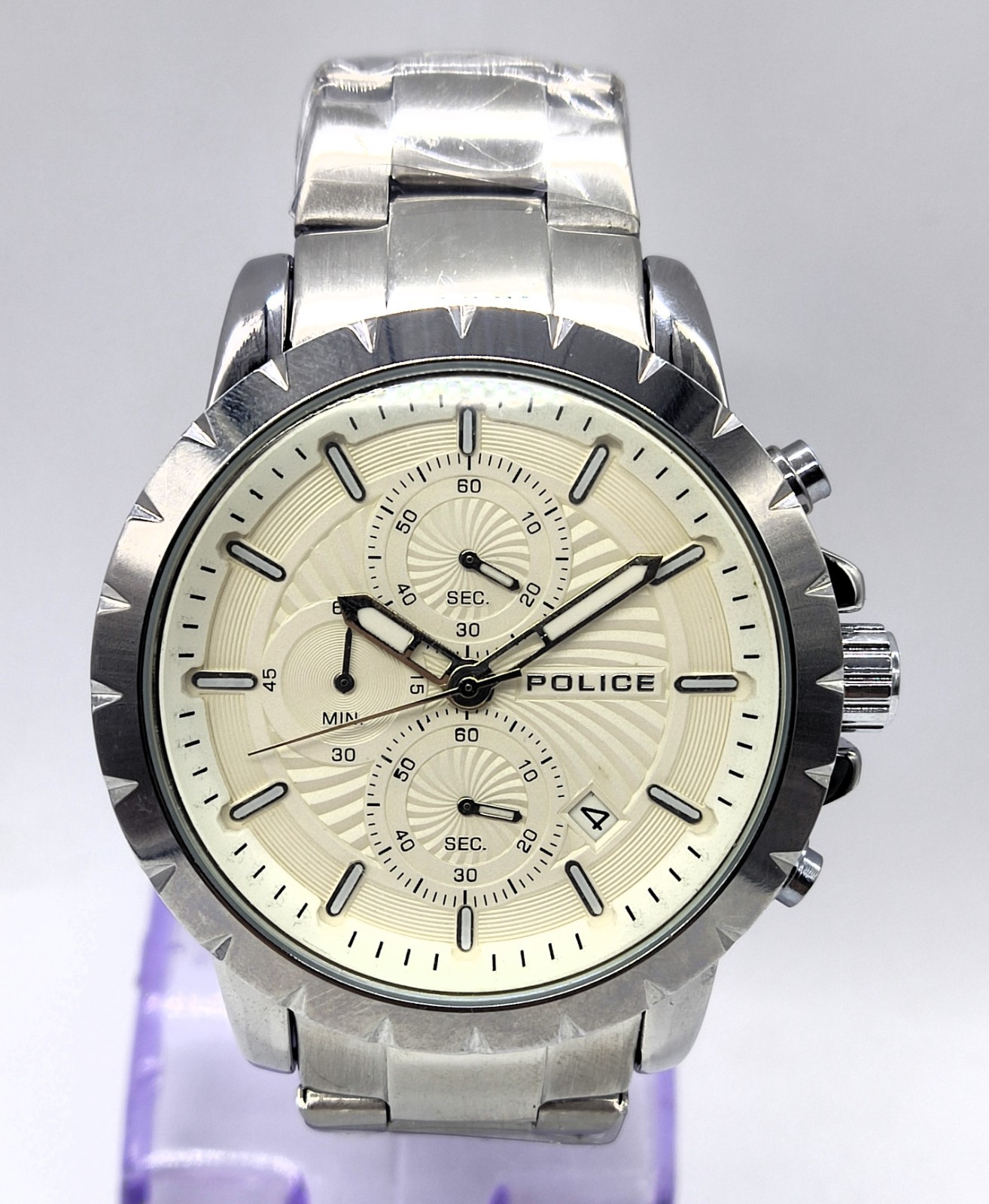 Amazing Police Chronograph Date Indicator Off White Dial Men’s Wrist Watch