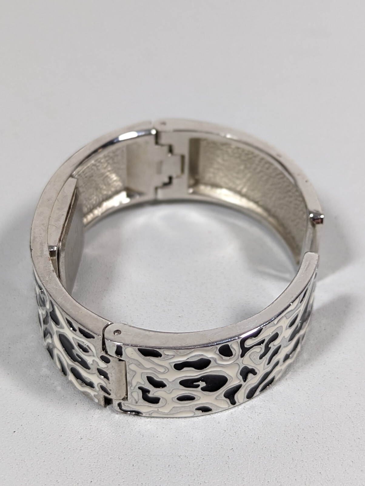 Studio Womans Black Dial White Black Silver Tone Hinge Bracelet Watch 6.75 Inch
