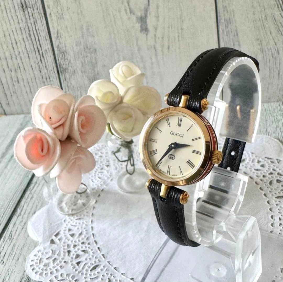 Gucci Shelly Line Beige Round Quartz Wristwatch Women Japan 07917