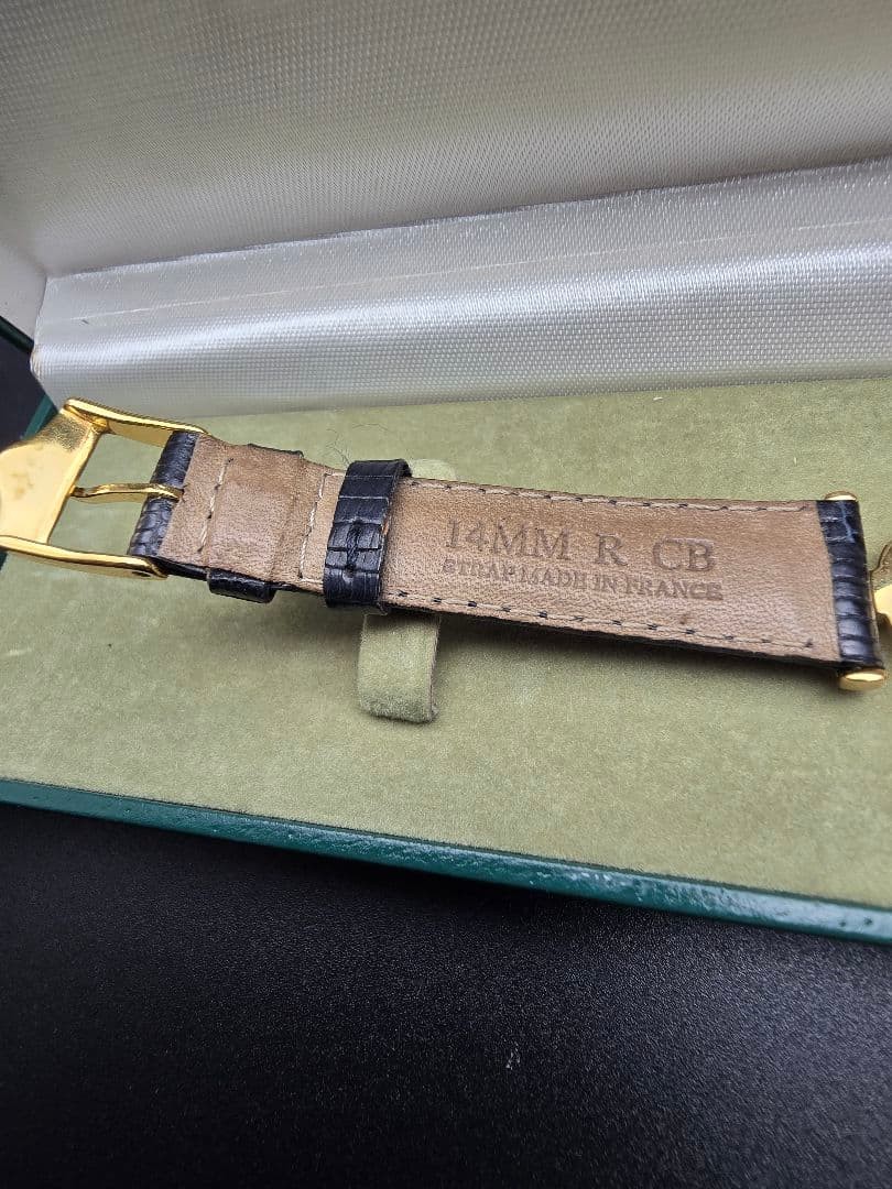Excellent Condition 6300L GUCCI Watch