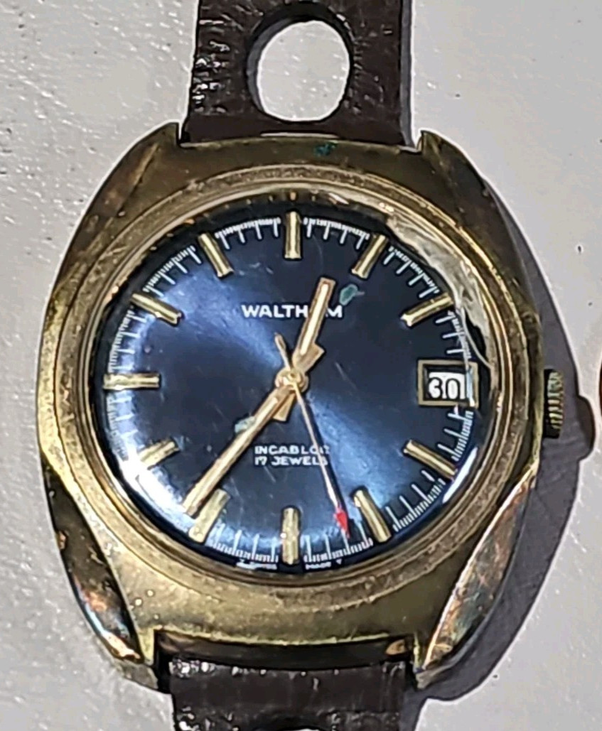 Waltham Vintage Men’s Red Arrow Sweep Manual 17J Blue Dial Date Runs Good Time