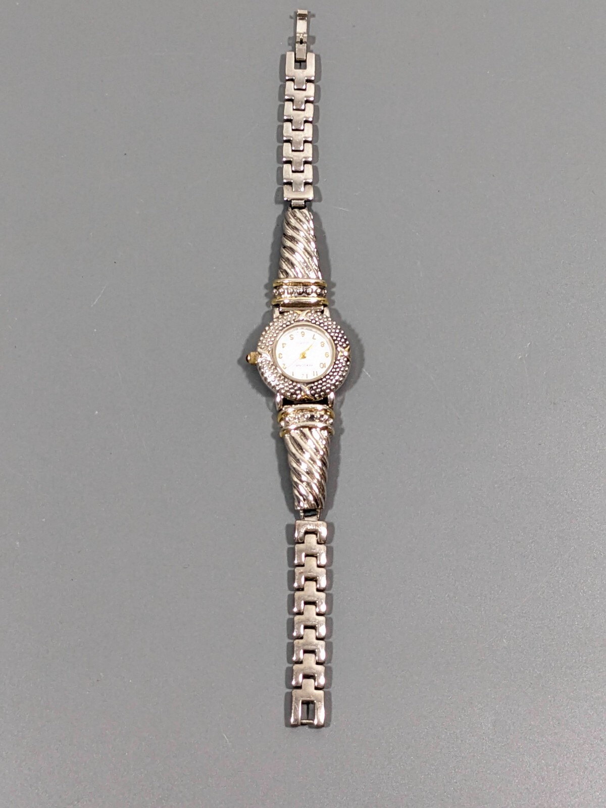 Persona White Round Dial Cable Style Bracelet Watch Silver Tone 7.5 in