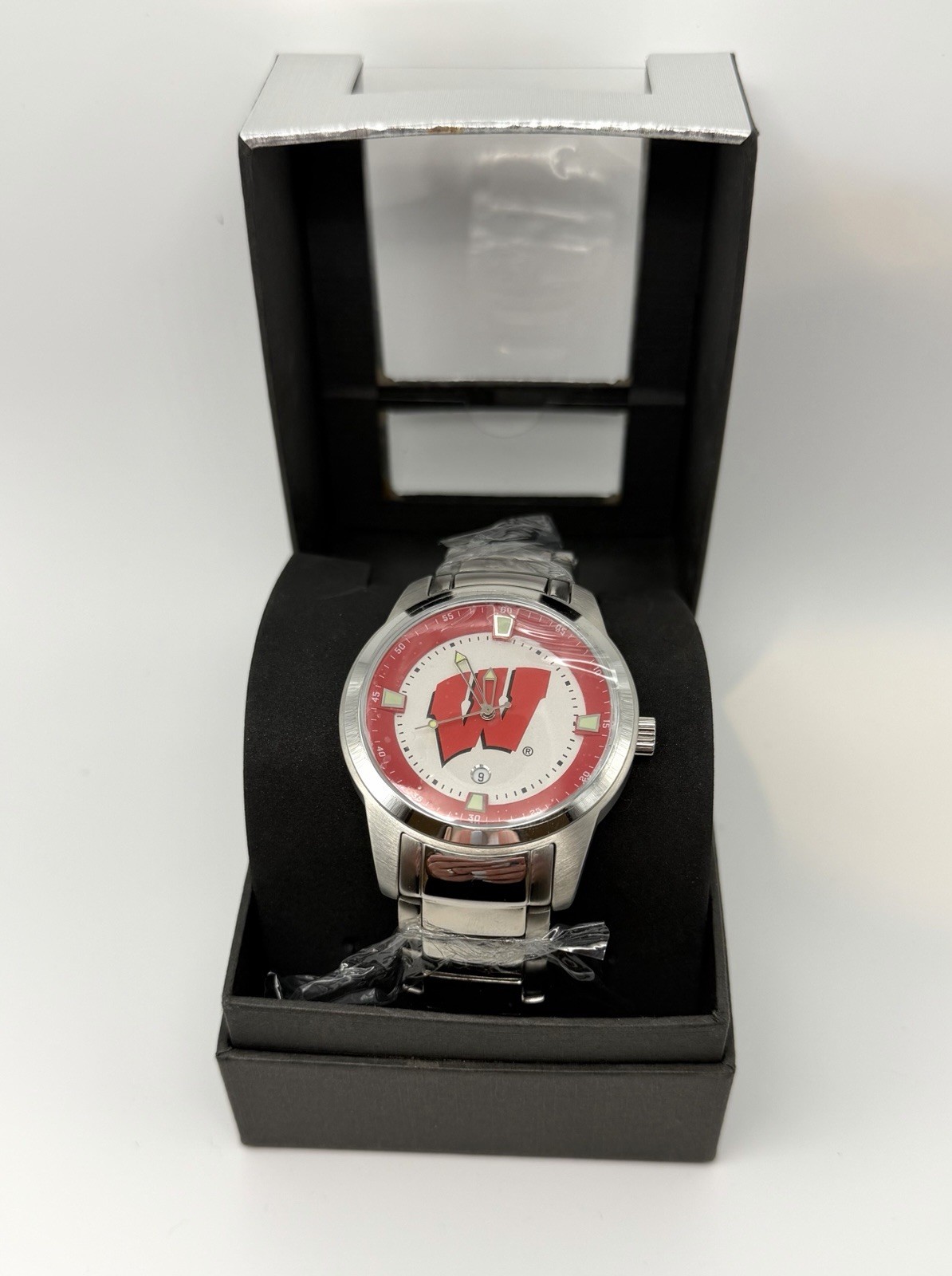 Wisconsin Badgers Men’s Stainless Steel Wrist Watch Link Band & Fold Over Clasp