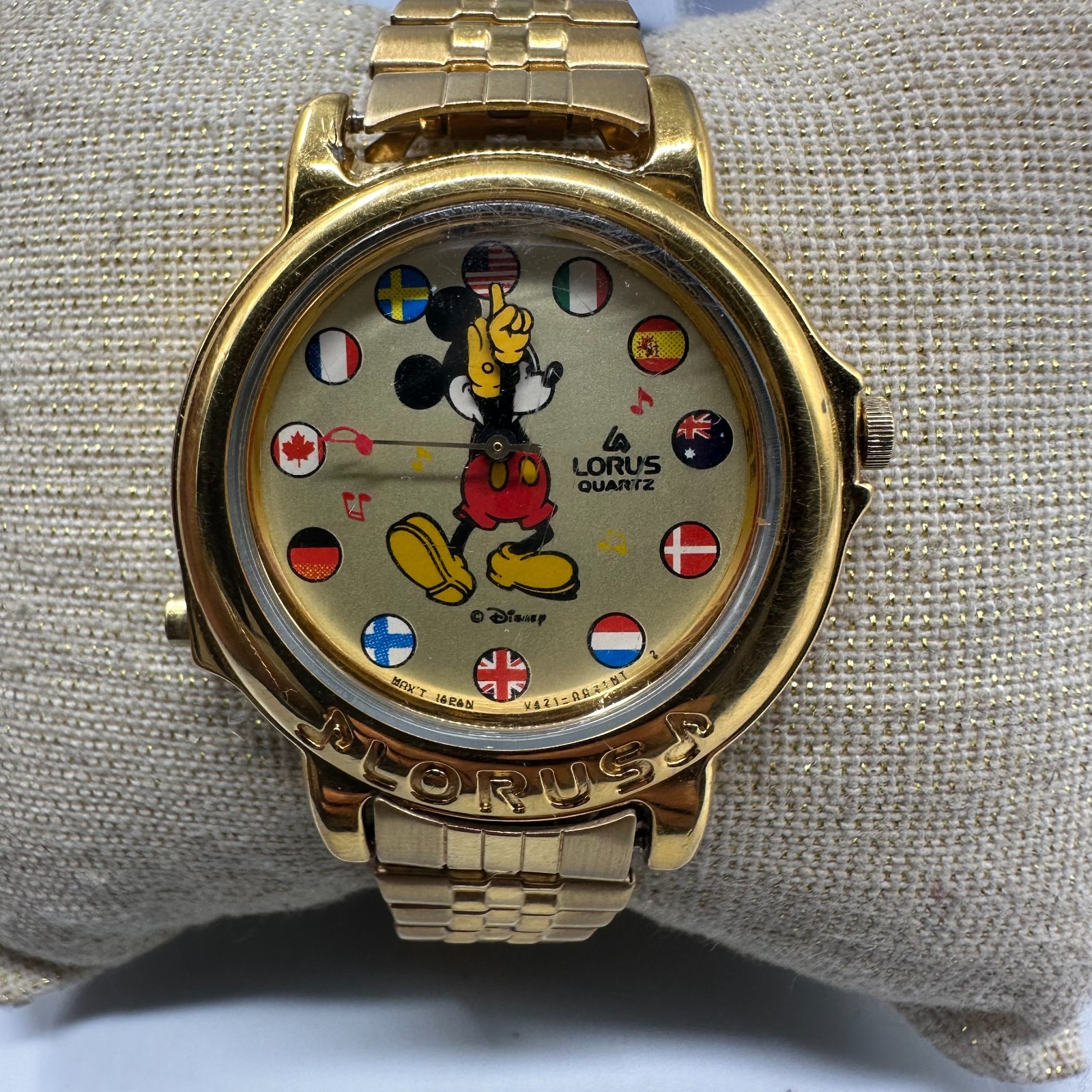 Vintage Mickey Mouse Watch Womens Gold Tone World Flags Musical Stretch Band