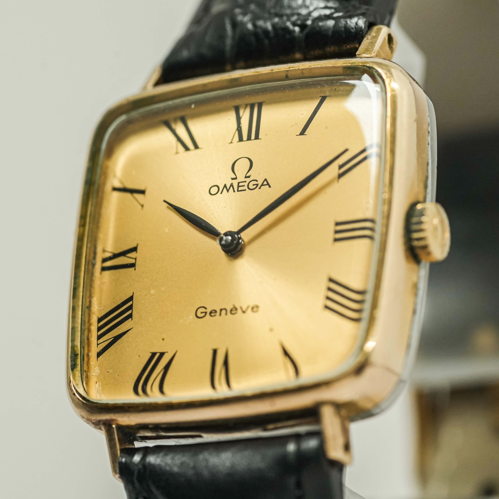*Vintage 1975* OMEGA Geneve Cal.625 Manual Winding Roman Gold Square 26mm Men’s