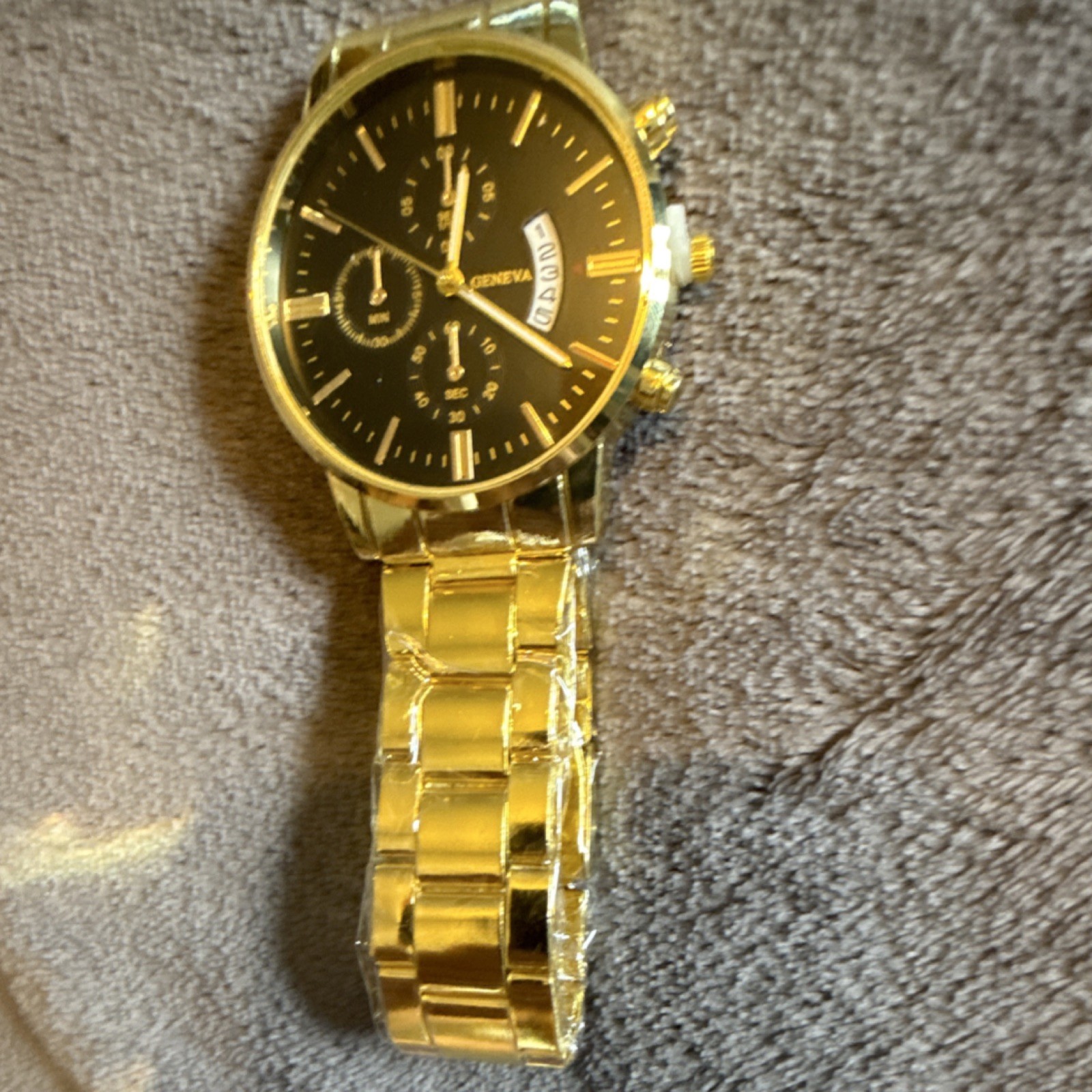 Geneva Analog Wristwatch Gold-Tone Metal Band Black Dial Stick Indexes