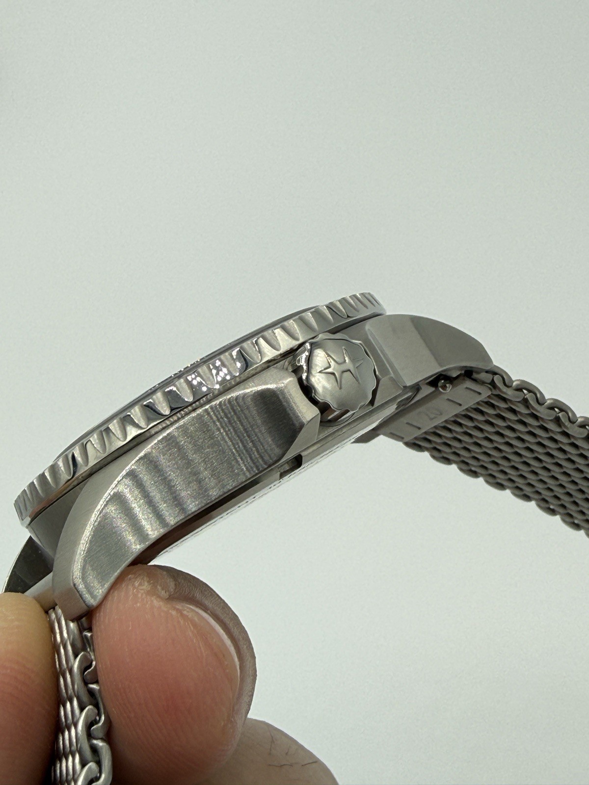 Hamilton Khaki Navy Scuba 41mm Automatic Black Dial SS Mesh Bracelet Box