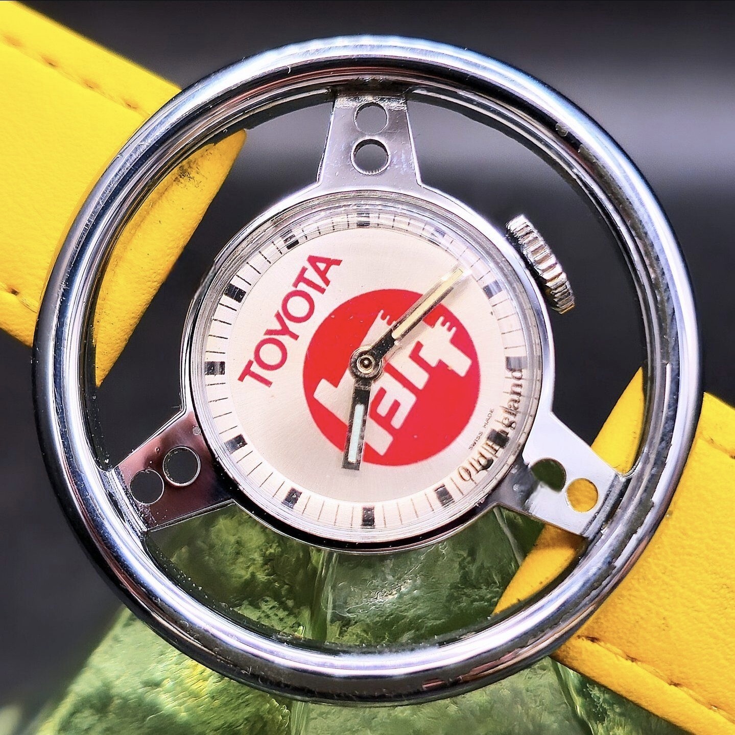 Vintage TOYOTA “REA” 1970’s Old England Steering Wheel Swiss Superb Men’s Watch