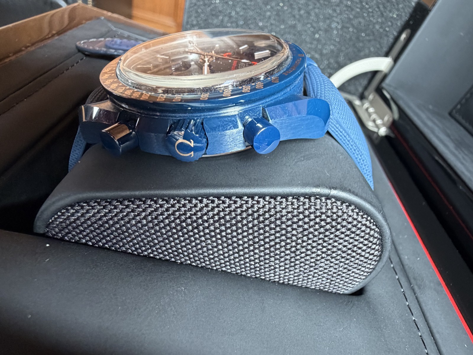 Mint Condition!! Omega Speedmaster Blue Side of the Moon Ref 304.93.44.52.03.002
