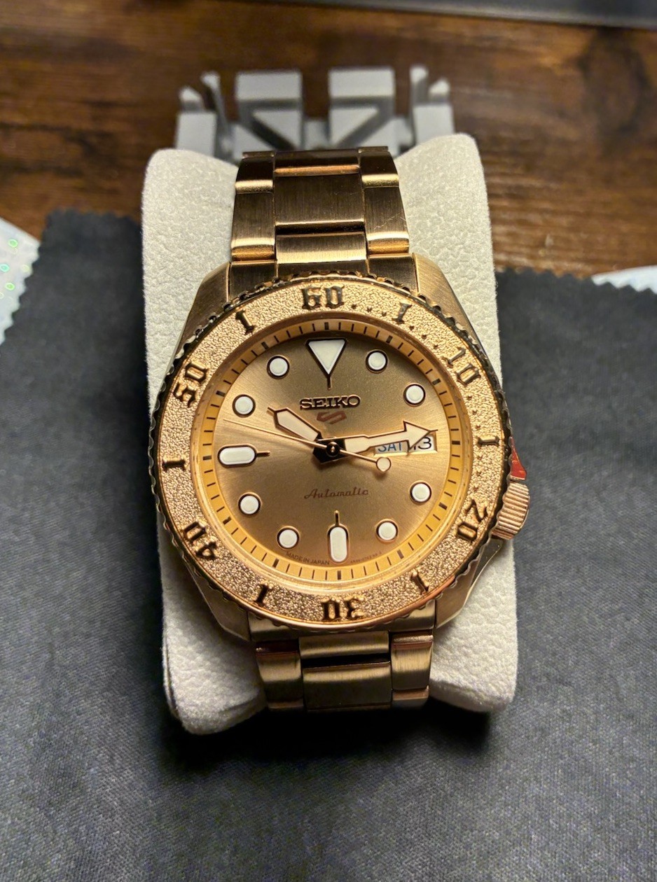 Seiko 5 Men’s Automatic Diver Watch SRPE72K1 Rose Gold Tone Day/Date 4R36 08E0