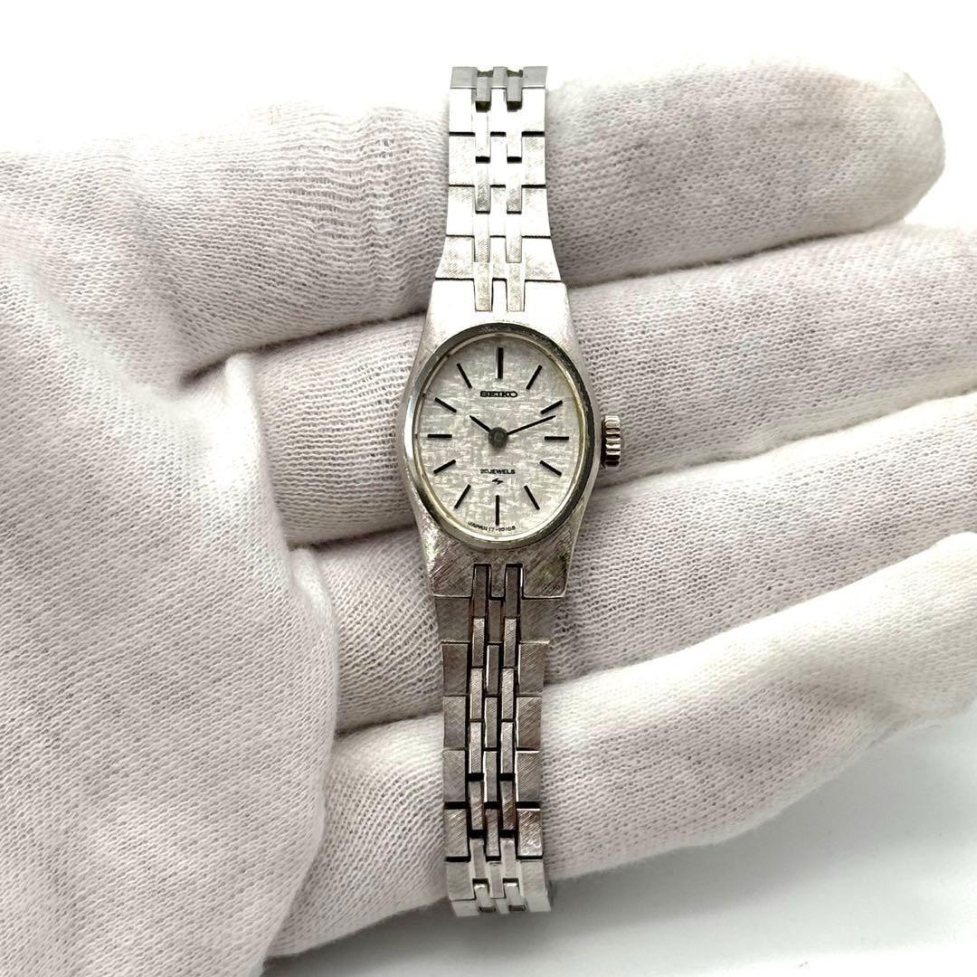 Excellent condition, fully functional SEIKO manual-winding oval ladies’ watc