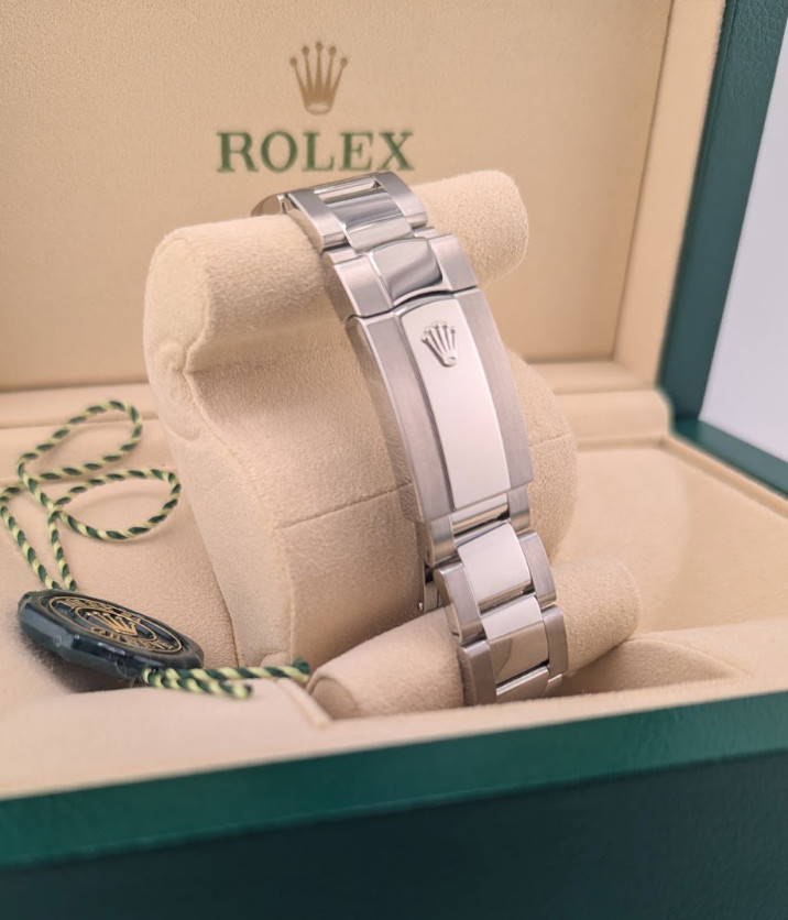 EXCELLENT CONDITION – Rolex Datejust 36mm Fluted Bezel, Black Dial. Ref. 126234