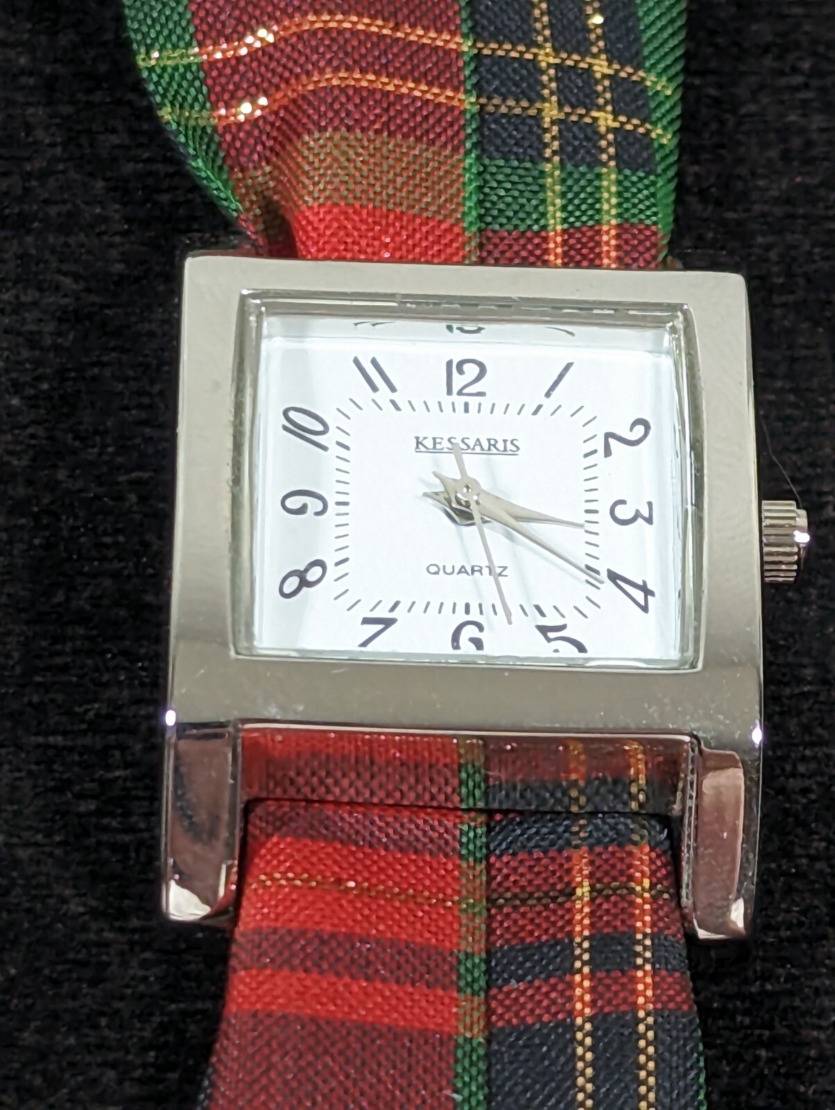 Kessaris White Dial Silver Tone Case Christmas Red Green Cloth Band Watch 7.5 In