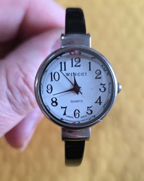 Wincci Ladies Metal Bangle Cuff Quartz Watch Stainless Steel White Dial Japan Mo