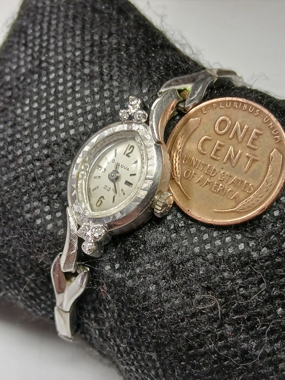 Working Vintage Bulova 23 Jewel 5AT Diamond Accent Ladies Watch