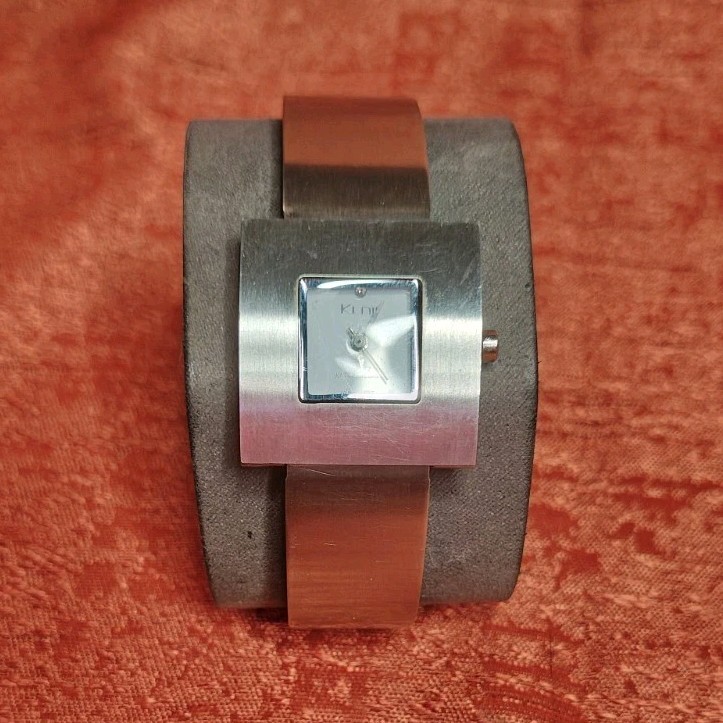Keny Women’s Quartz Square Silver Dial Brown Metal Bracelet Dress Watch
