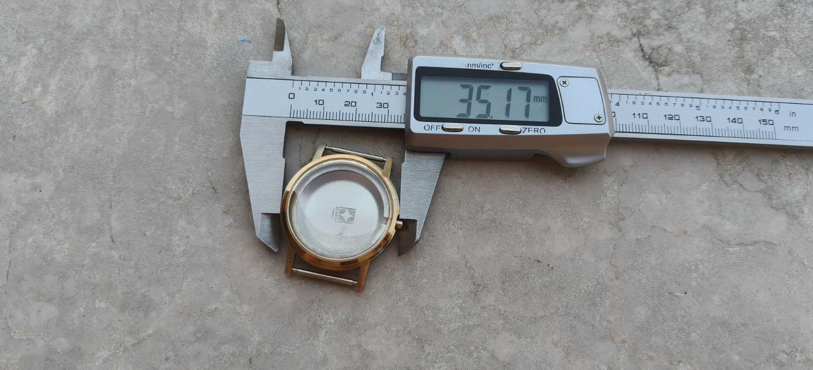 70s ZENITH AUTOMATIC Cal. 2562/2572pc VINTAGE WATCH GOLD PLATED CASE CASE 35mm