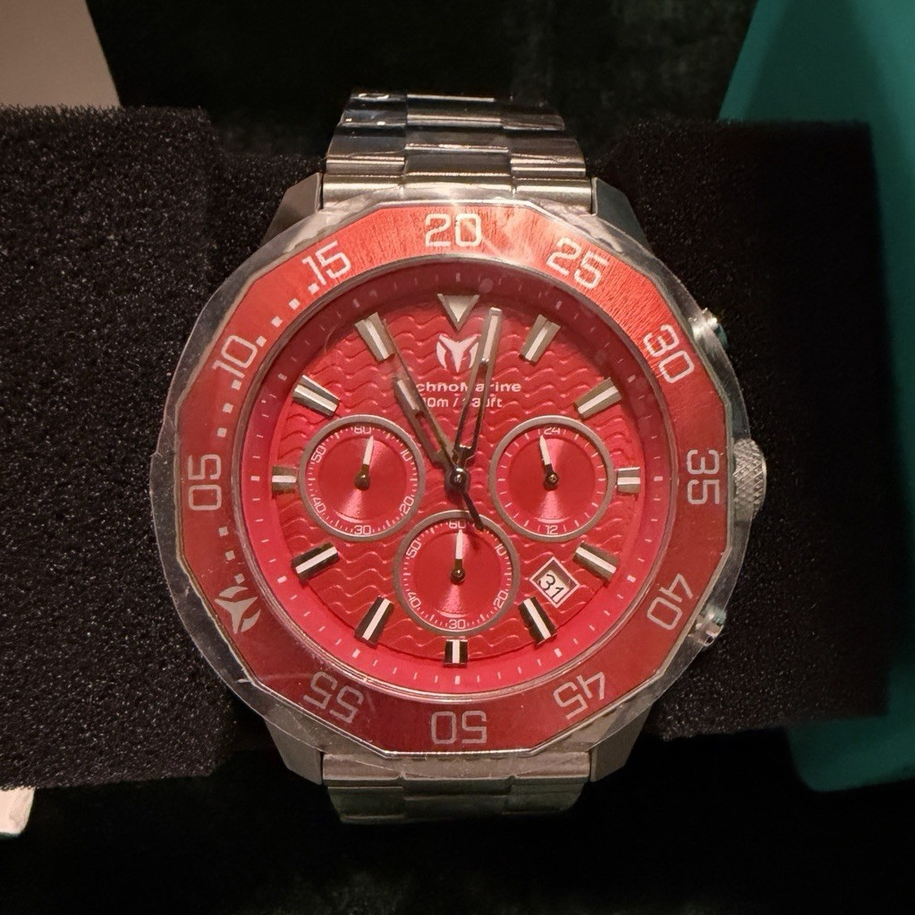 TechnoMarine Quartz Chronograph Date Red Dial 45mm Steel Bracelet 100m Box