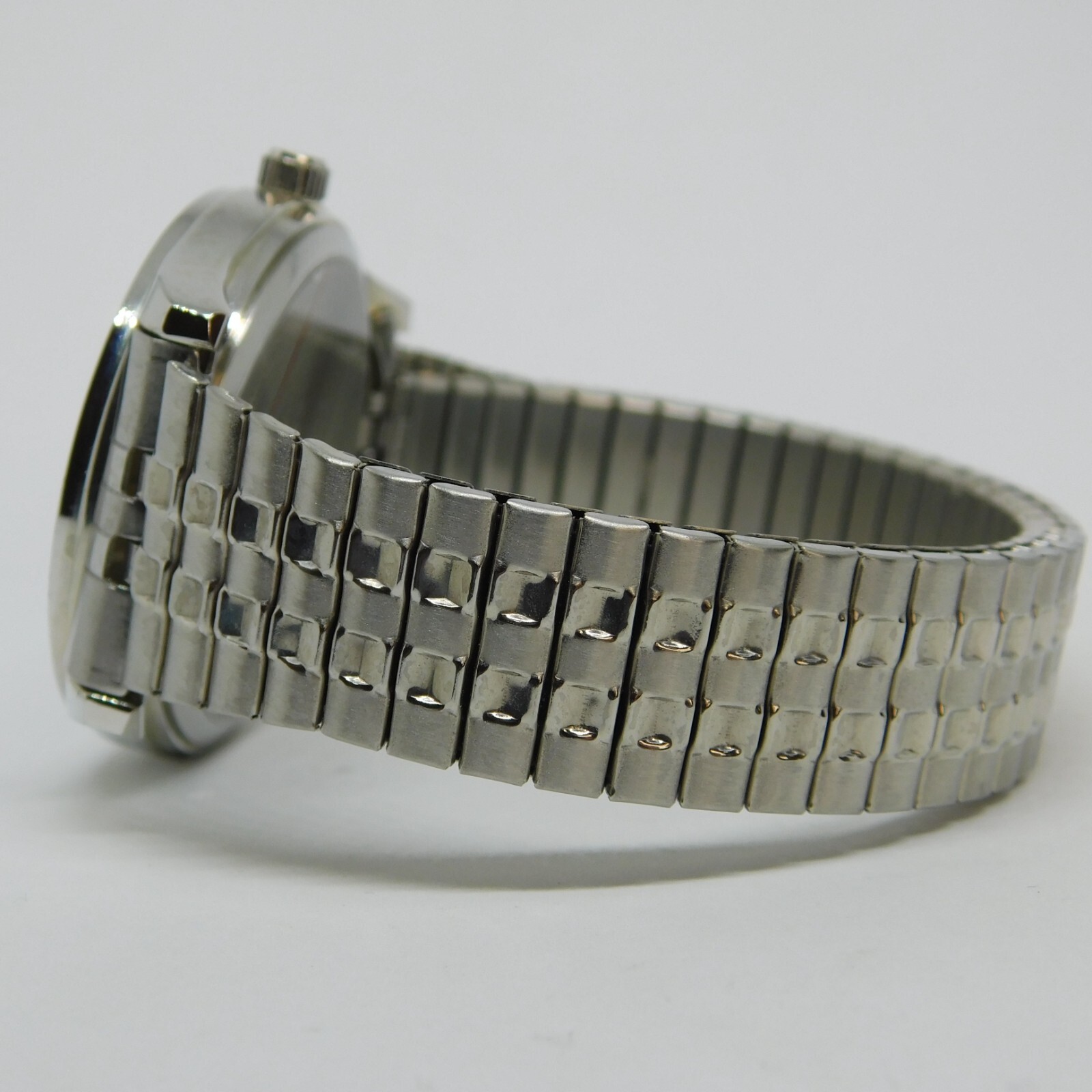 FMD FMDOGE024 Silver Tone Quartz Analog Men’s Watch Sz. 7 1/4″ New Battery