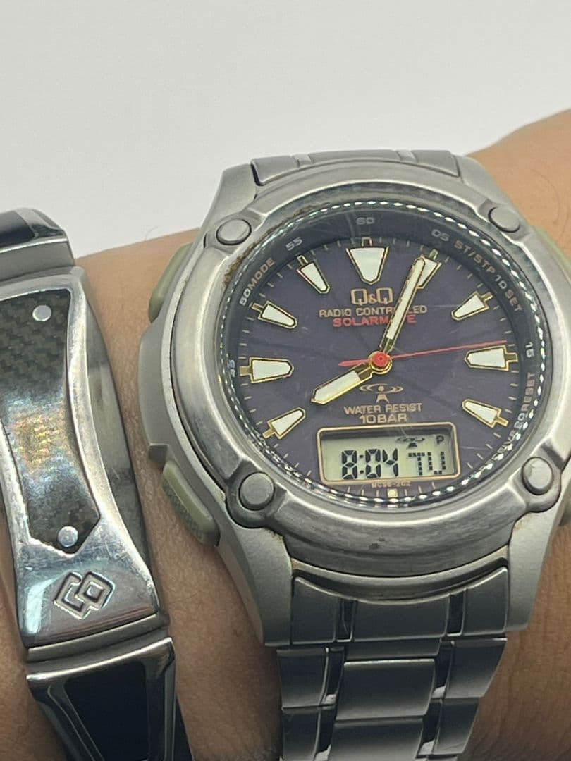 CITIZEN Tough Solar Radio-Controlled Watch – Popular Metal Band Watch 【USED】