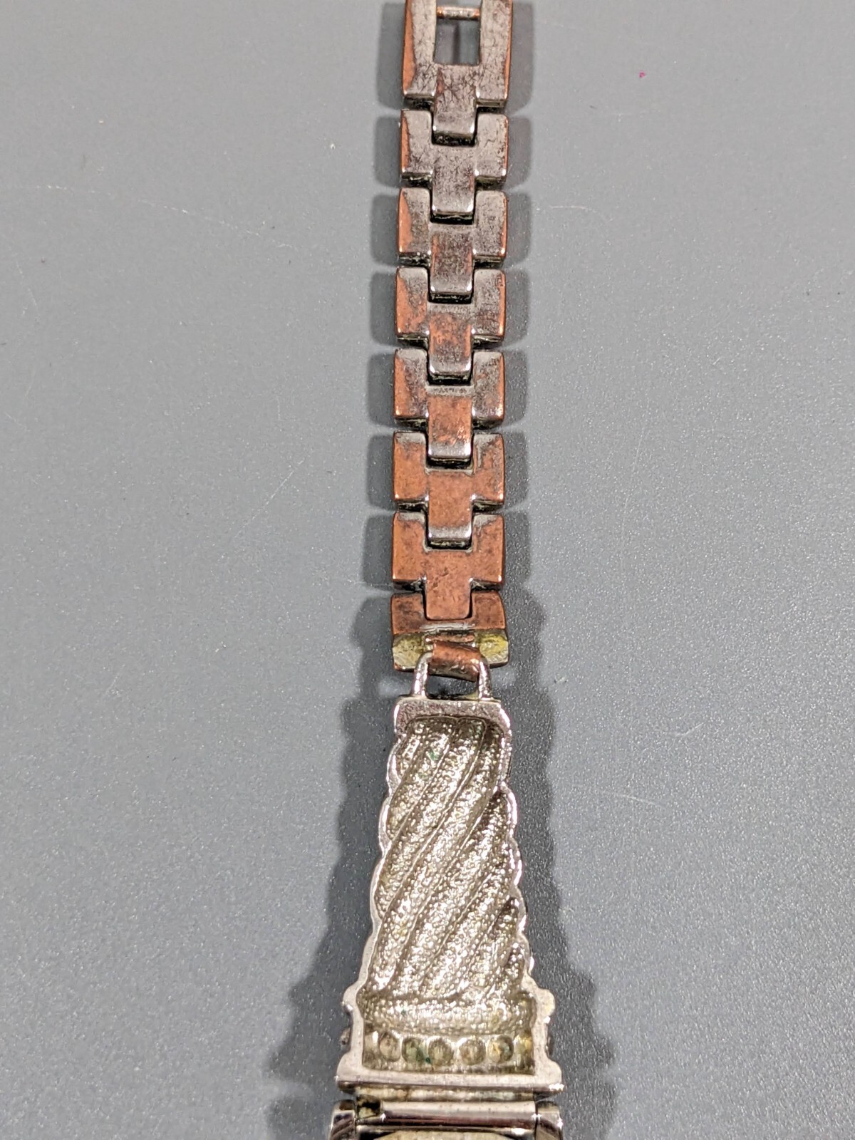 Persona White Round Dial Cable Style Bracelet Watch Silver Tone 7.5 in