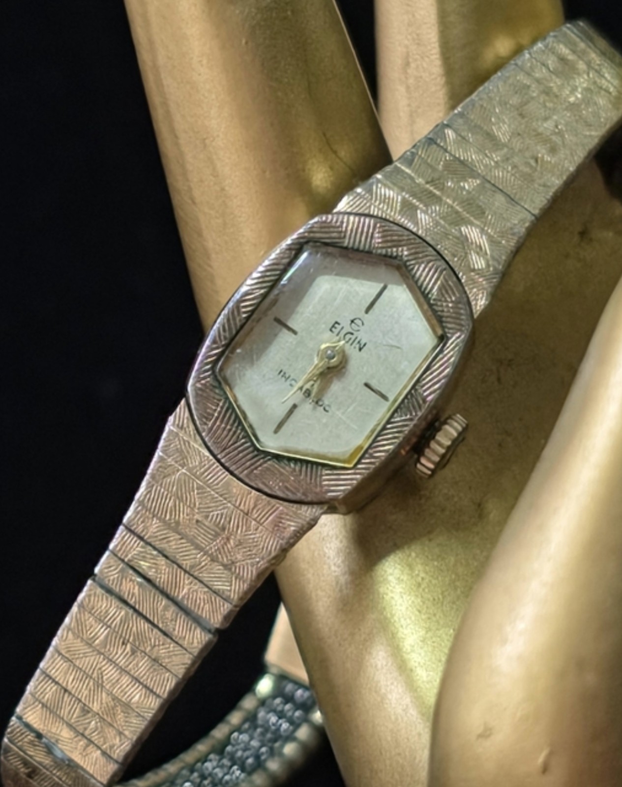Vintage Elgin Incabloc Ladies Mechanical Watch – Textured Mesh Band – RUNNING