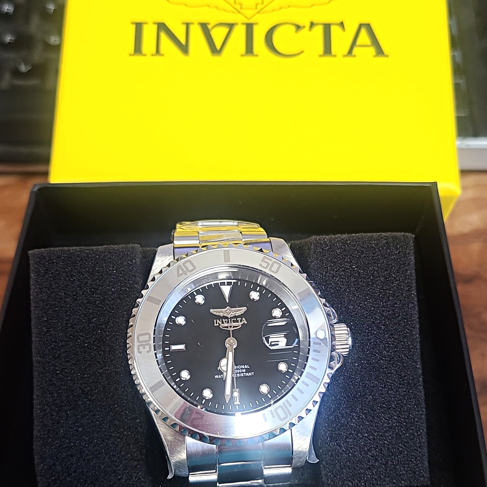 Invicta Professional Men’s Black Dial SS Bracelet Date Diver Watch 200m 34022