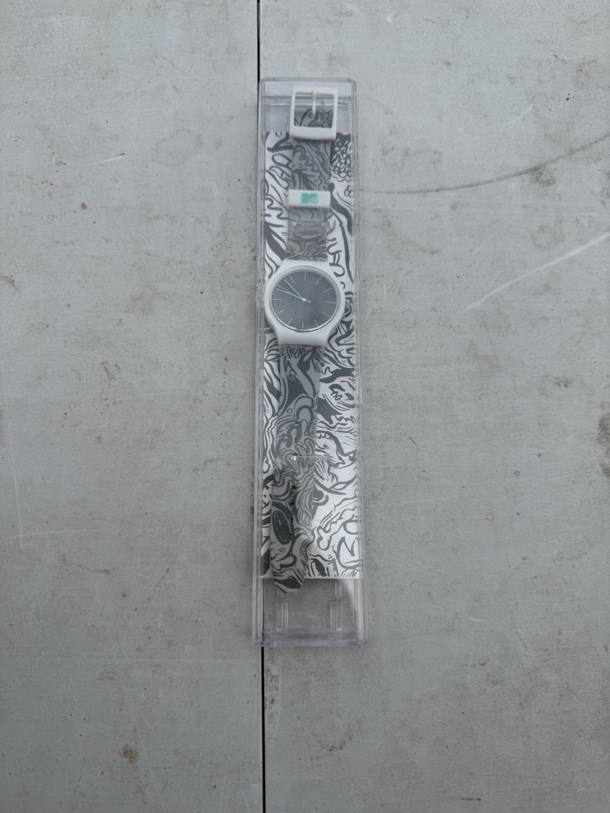 rare 2011 MTV Watch made by swatch White Psychedelic, works dead battery JB1