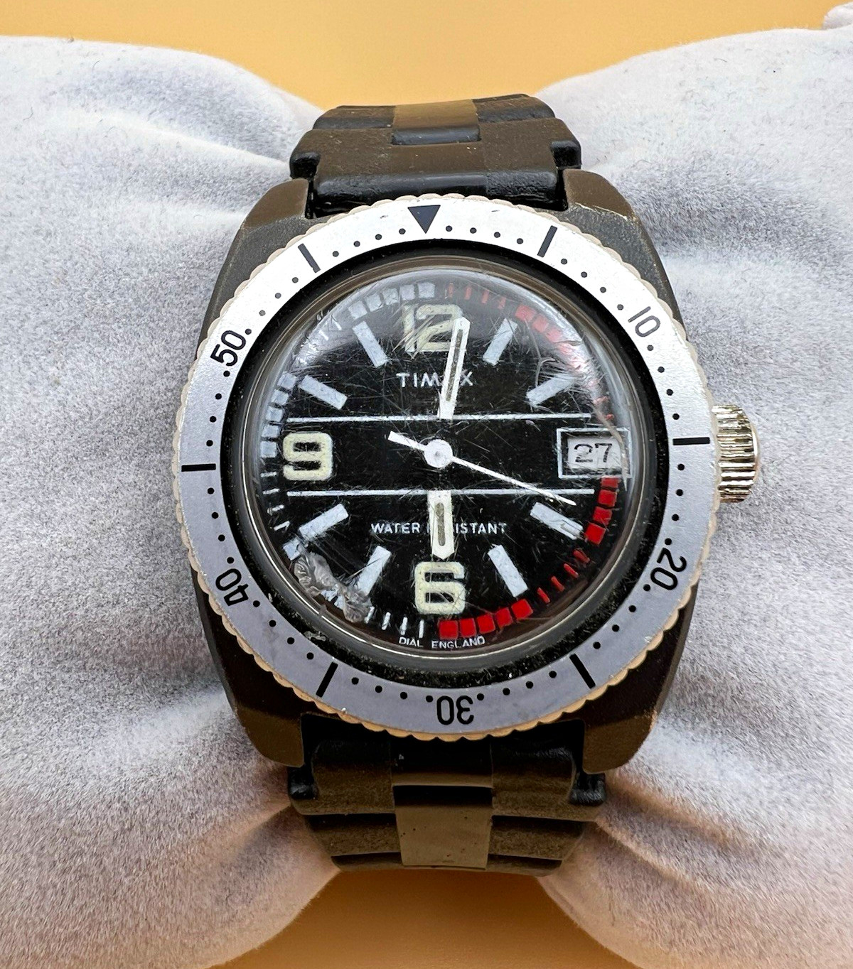 Vintage Timex Manual Wind Diver Style 34mm Rotating Bezel Unisex Watch Runs