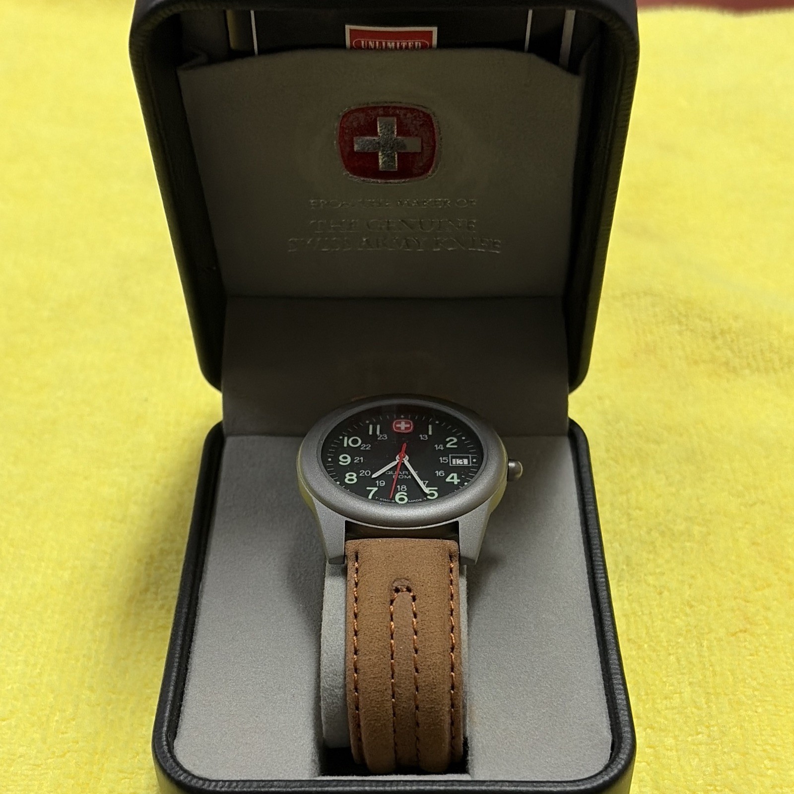 NOS! Wenger Marlboro Unlimited SAK Design Quartz Analog Date WR 50m Leather Box