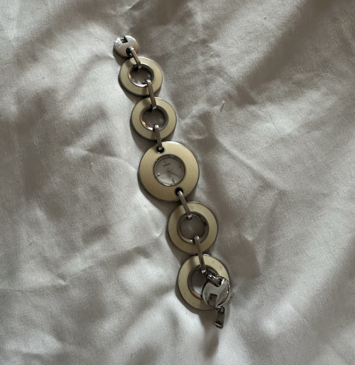 Fossil Women’s Quartz Analog Round Dial Bracelet Watch Silver/Beige