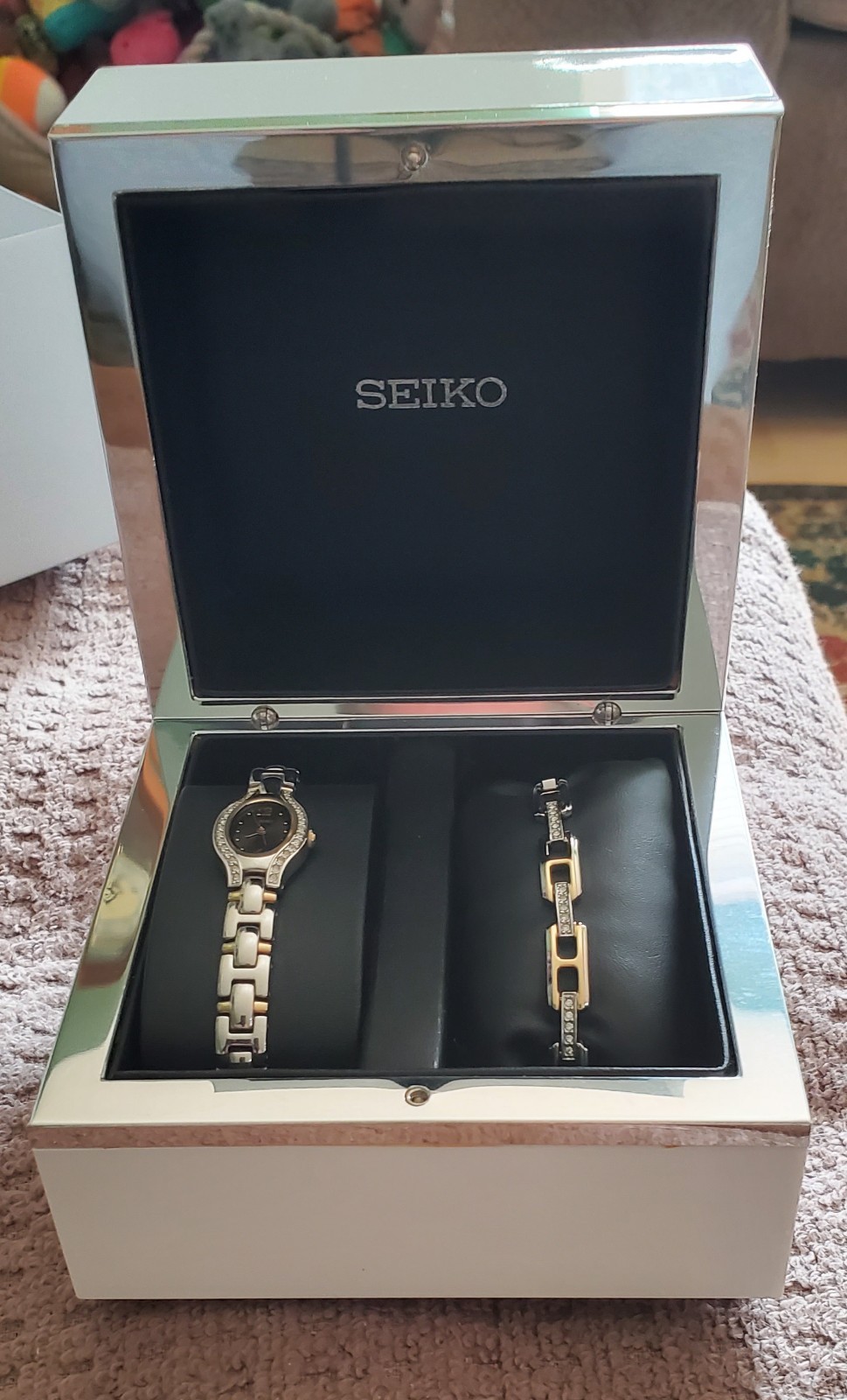 Seiko Women’s SXGN71 Gift Set 2 Tone Charcoal Dial w/Crystal Bracelet Watch F/S