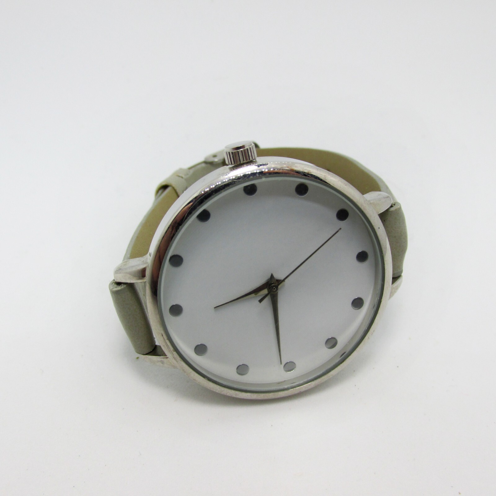 Women’s Large White Face Watch Silver Tone Gray Leather Band New Battery