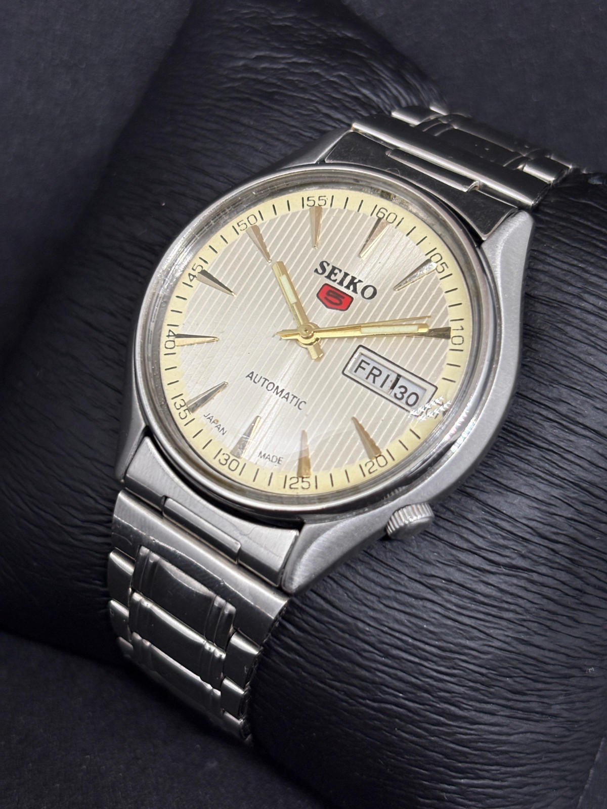 Vintage Seiko 5 Automatic Day/Date Japanese Men’s Wrist Watch