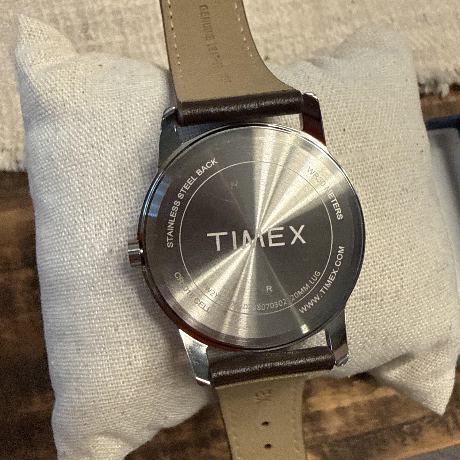 Timex Men’s Easy Reader 38 mm Brown Leather Strap Watch – TW2Y12600 NEW