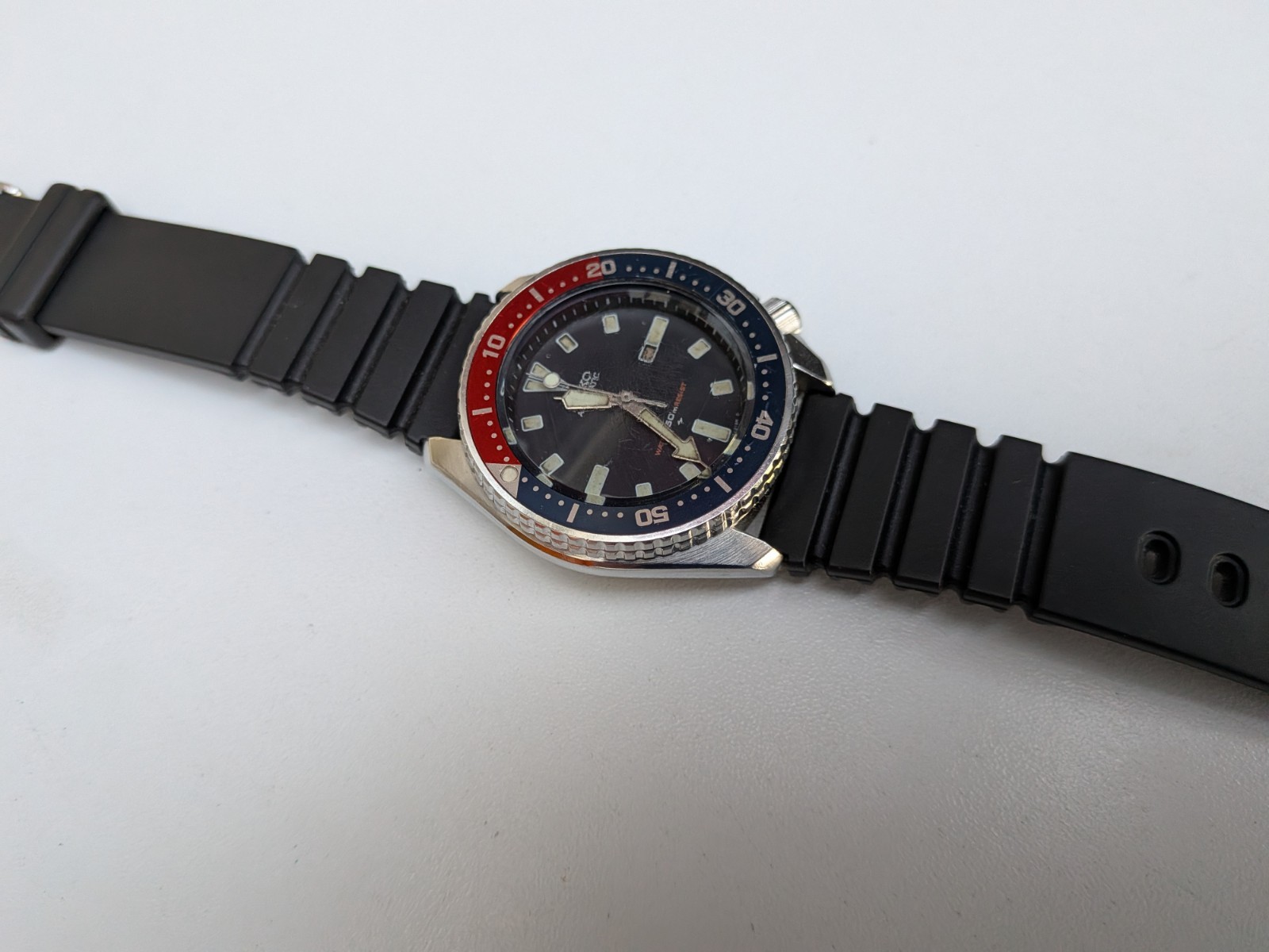 SEIKO Diver Automatic Watch Model 4205-015B Stainless Steel Silver Black Red