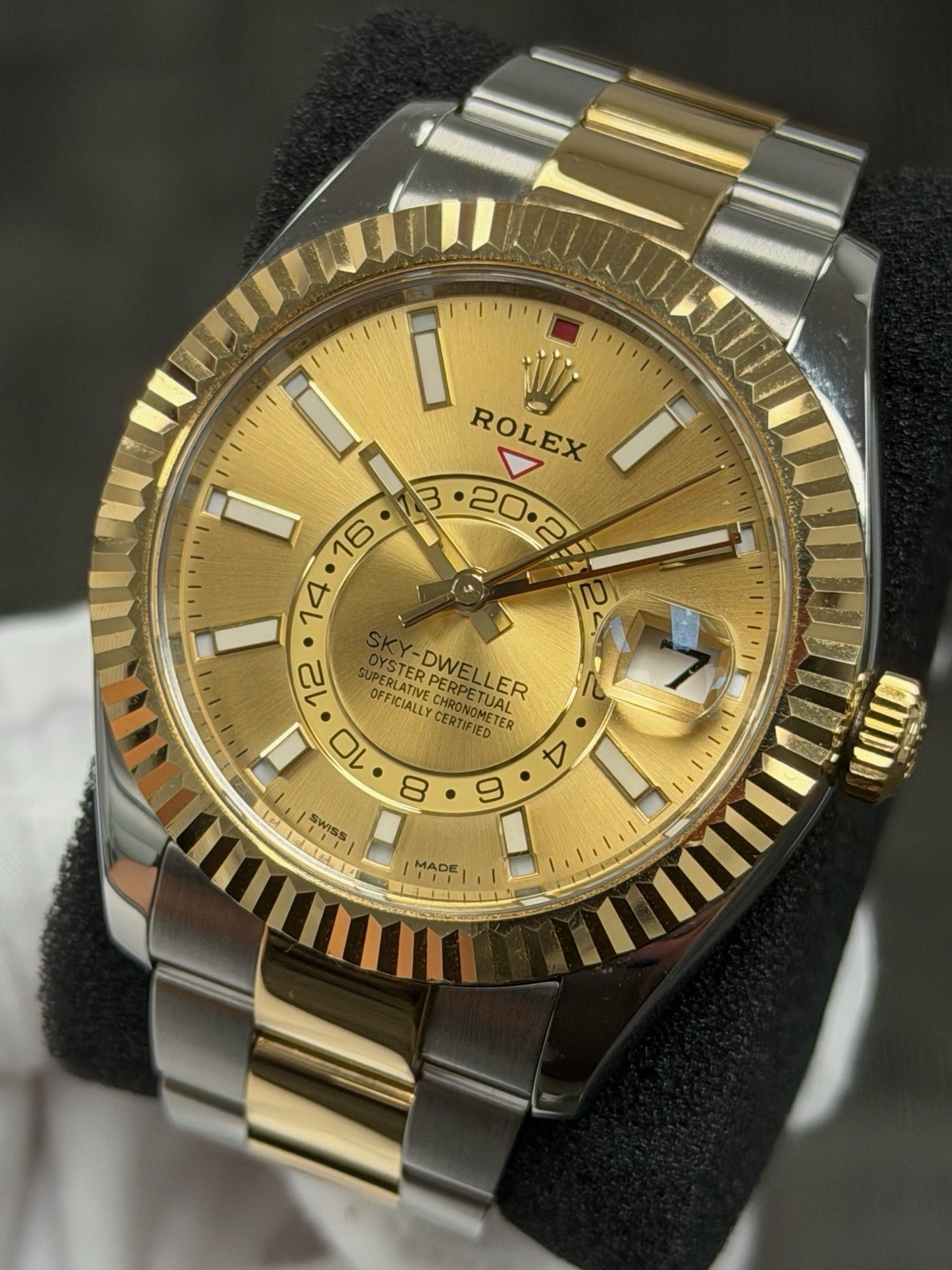 2017 Rolex Skydweller 3269333 Champagne Two Tone Oyster Steel Gold Watch Papers