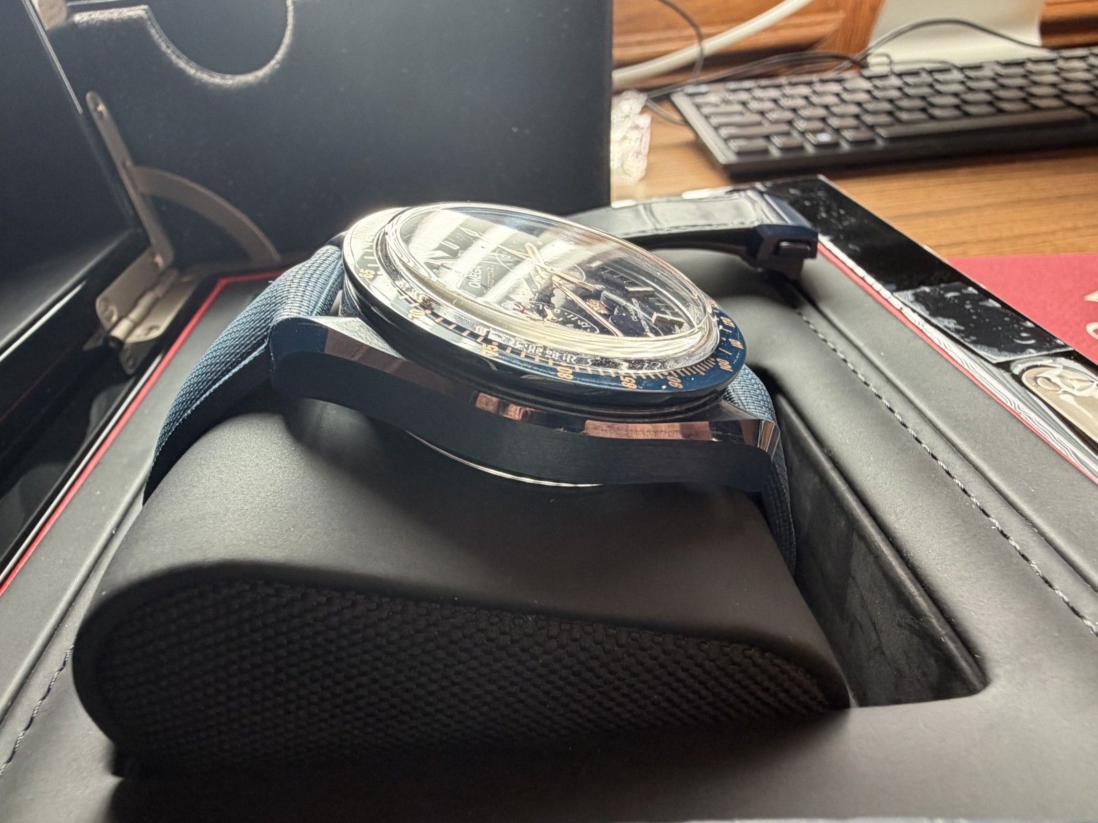 Mint Condition!! Omega Speedmaster Blue Side of the Moon Ref 304.93.44.52.03.002