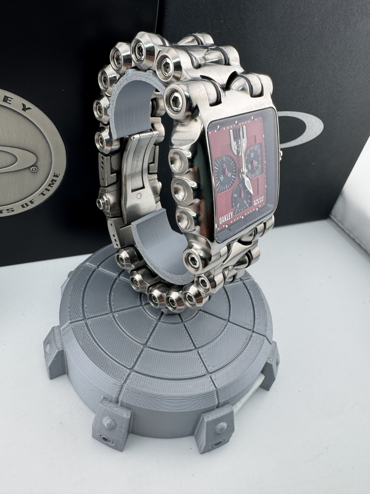 OAKLEY MINUTE MACHINE POLISHED TITANIUM W/ RED DIAL WATCH 10-251 TIME TANK GEN 2