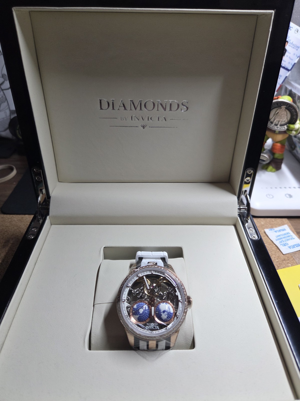 Diamond Men’s 45.5 Rose Gold – White Band Invicta Objet D Art Adamastre-70190